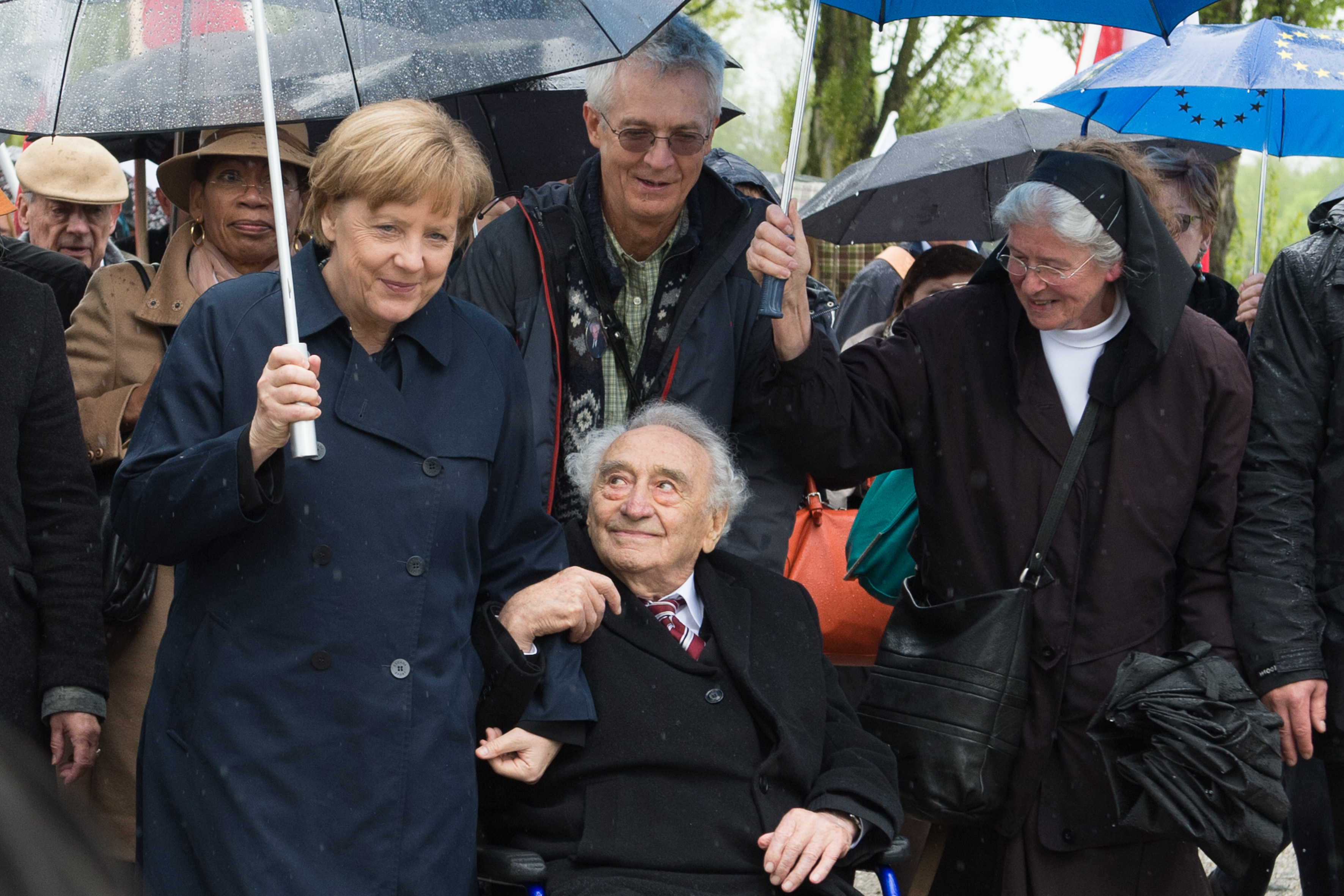 Angela Merkel und Max Mannheimer bei der Gedenkfeier zum 70. Jahrestag der Befreiung des Konzentrationslagers Dachau, Mai 2015.